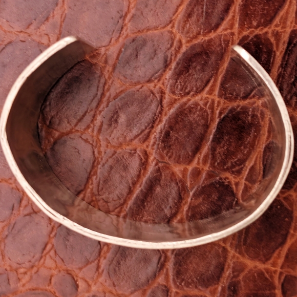 Vintage Oversized Signed Unisex Navajo Sterling Silver Cuff Bracelet - Picture 5 of 7